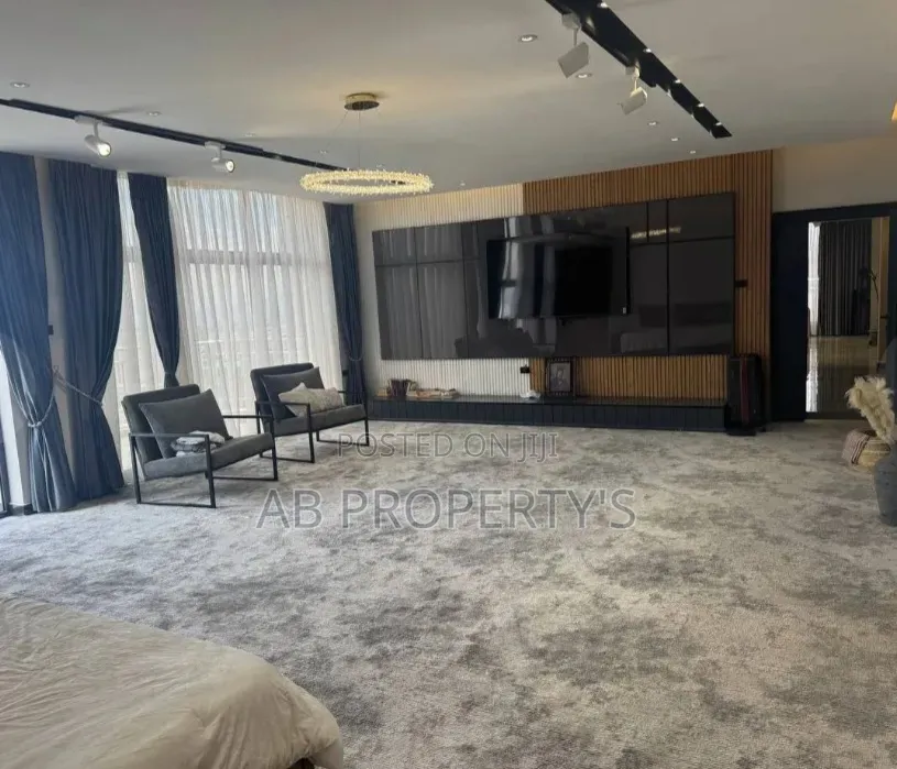 Furnished 5bdrm Penthouse in መገናኛ Top View, Yeka for sale