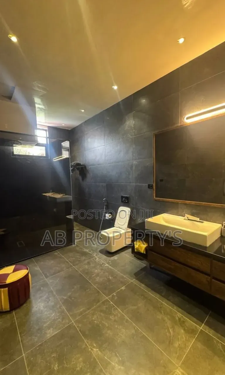 Furnished 5bdrm Penthouse in መገናኛ Top View, Yeka for sale