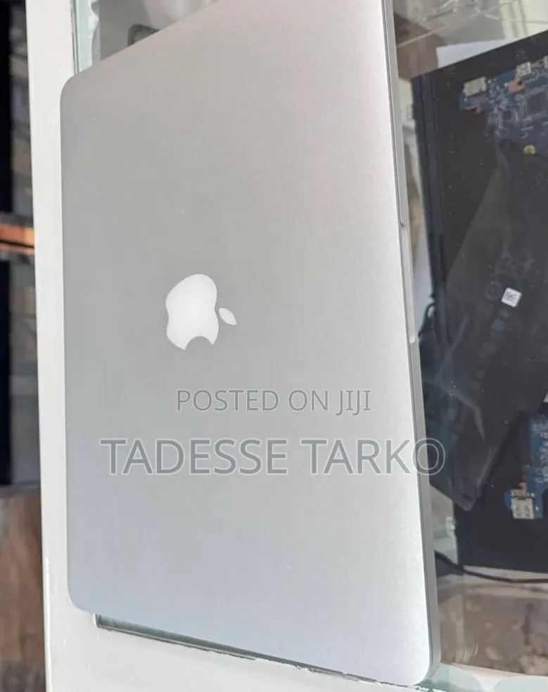 New Laptop Apple MacBook Pro 2015 16GB Intel Core i5 SSD 256GB