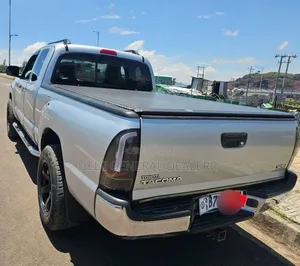 Toyota Tacoma 2008 Silver