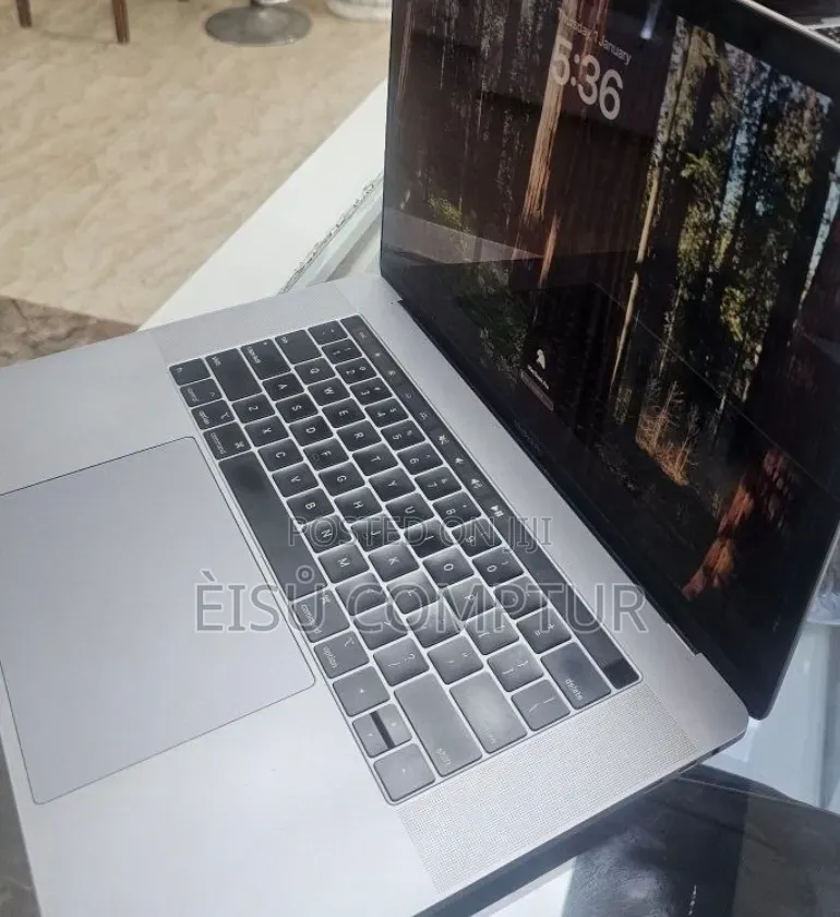 New Laptop Apple MacBook Pro 2019 16GB Intel Core i9 SSD 512GB