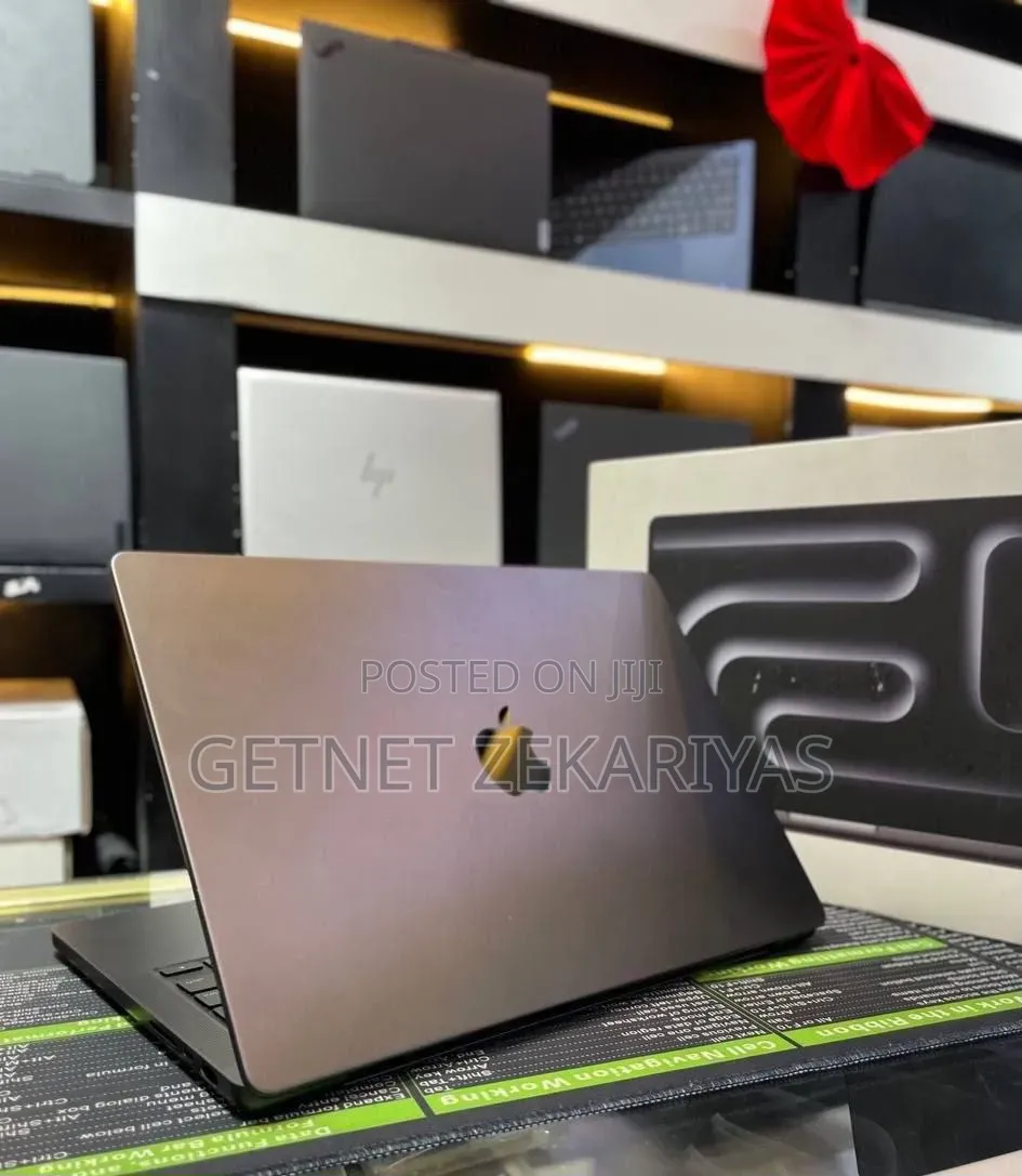 New Laptop Apple MacBook Pro 2024 M4 Max 48GB Apple M4 Max SSD 2T