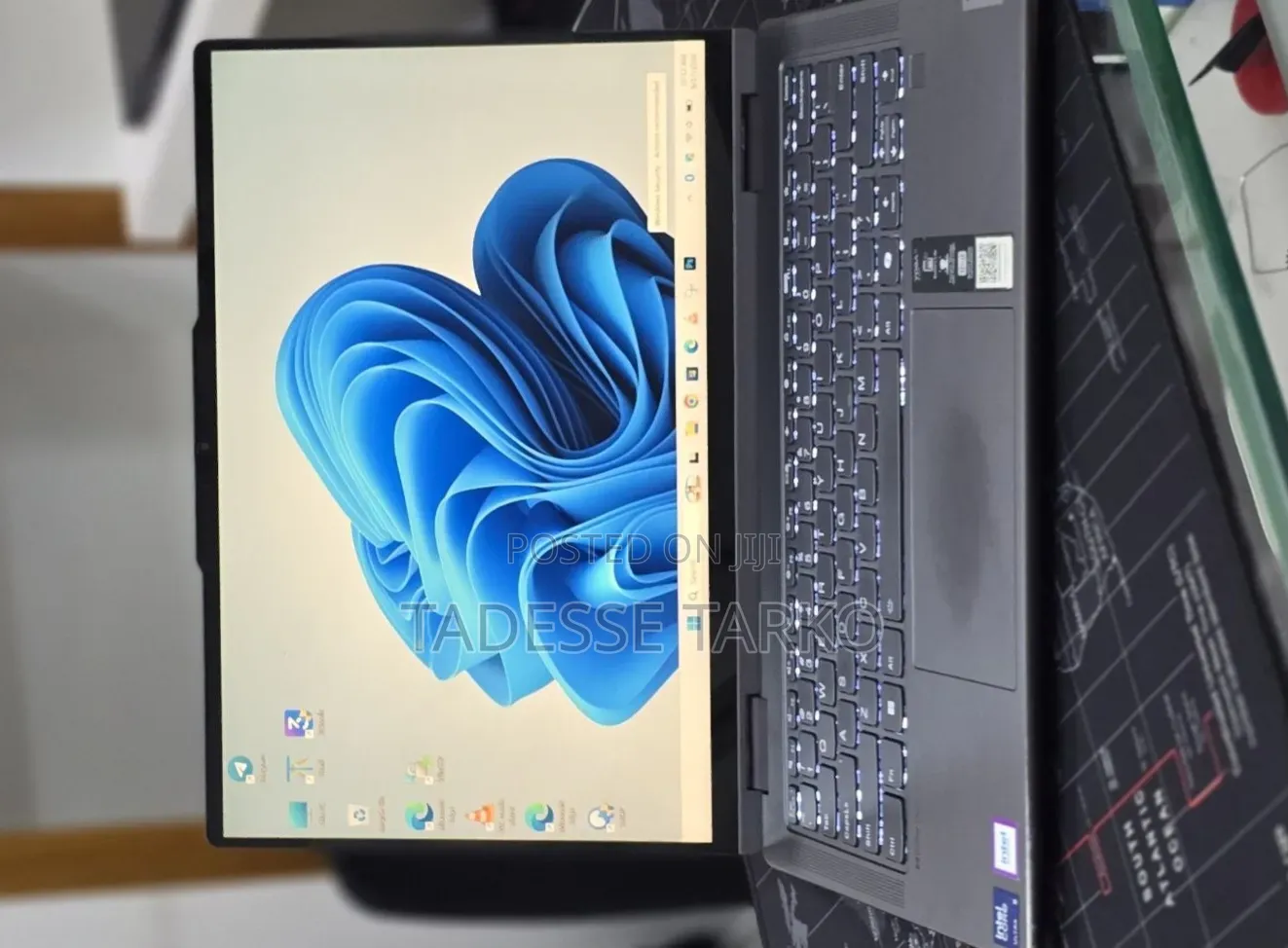 New Laptop Lenovo 16GB Intel Core Ultra 5 SSD 512GB