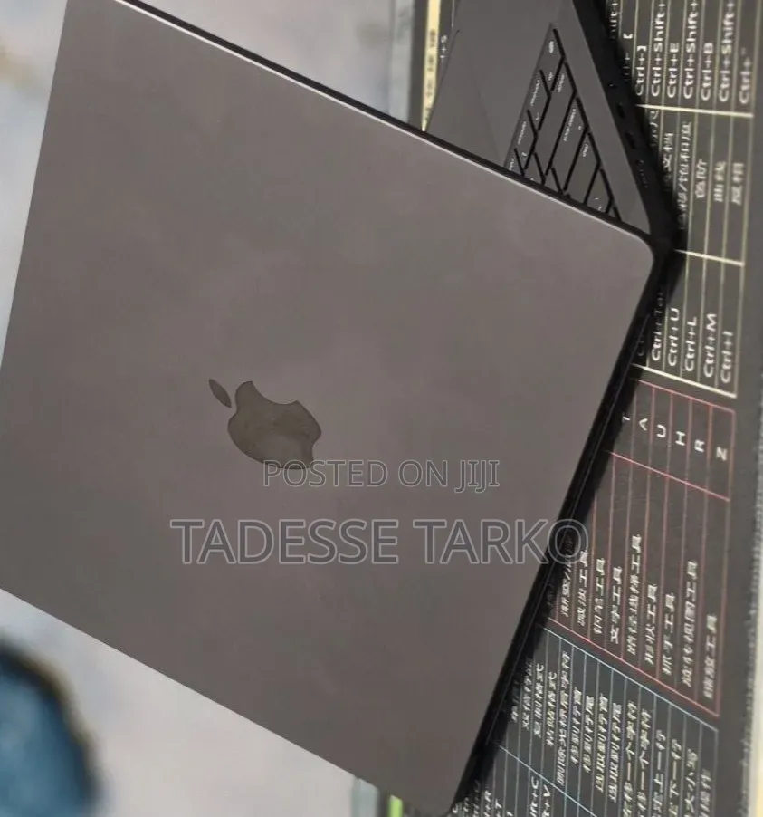New Laptop Apple MacBook Pro 2024 M4 16GB Apple M4 Pro SSD 512GB