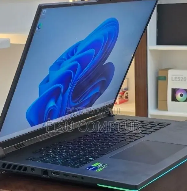 New Laptop Asus ROG Strix G18 32GB Intel Core i9 SSD 1T
