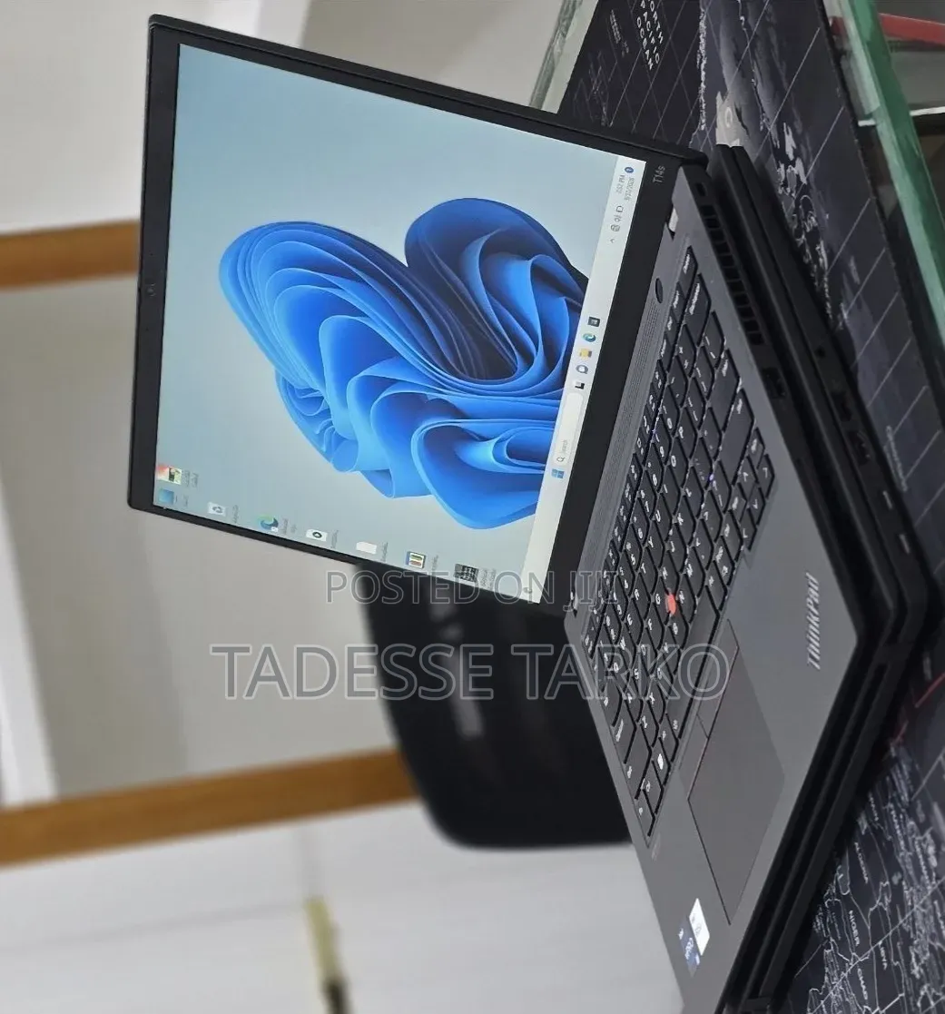 New Laptop Lenovo ThinkPad T14s Gen 2 16GB Intel Core i7 SSD 512GB