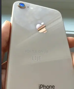 Apple iPhone 8 64 GB White