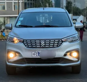 Suzuki Ertiga 2021 Silver