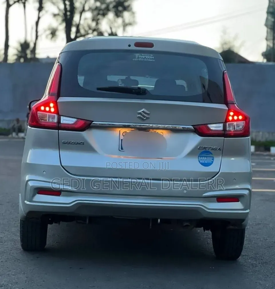 Suzuki Ertiga 2021 Silver