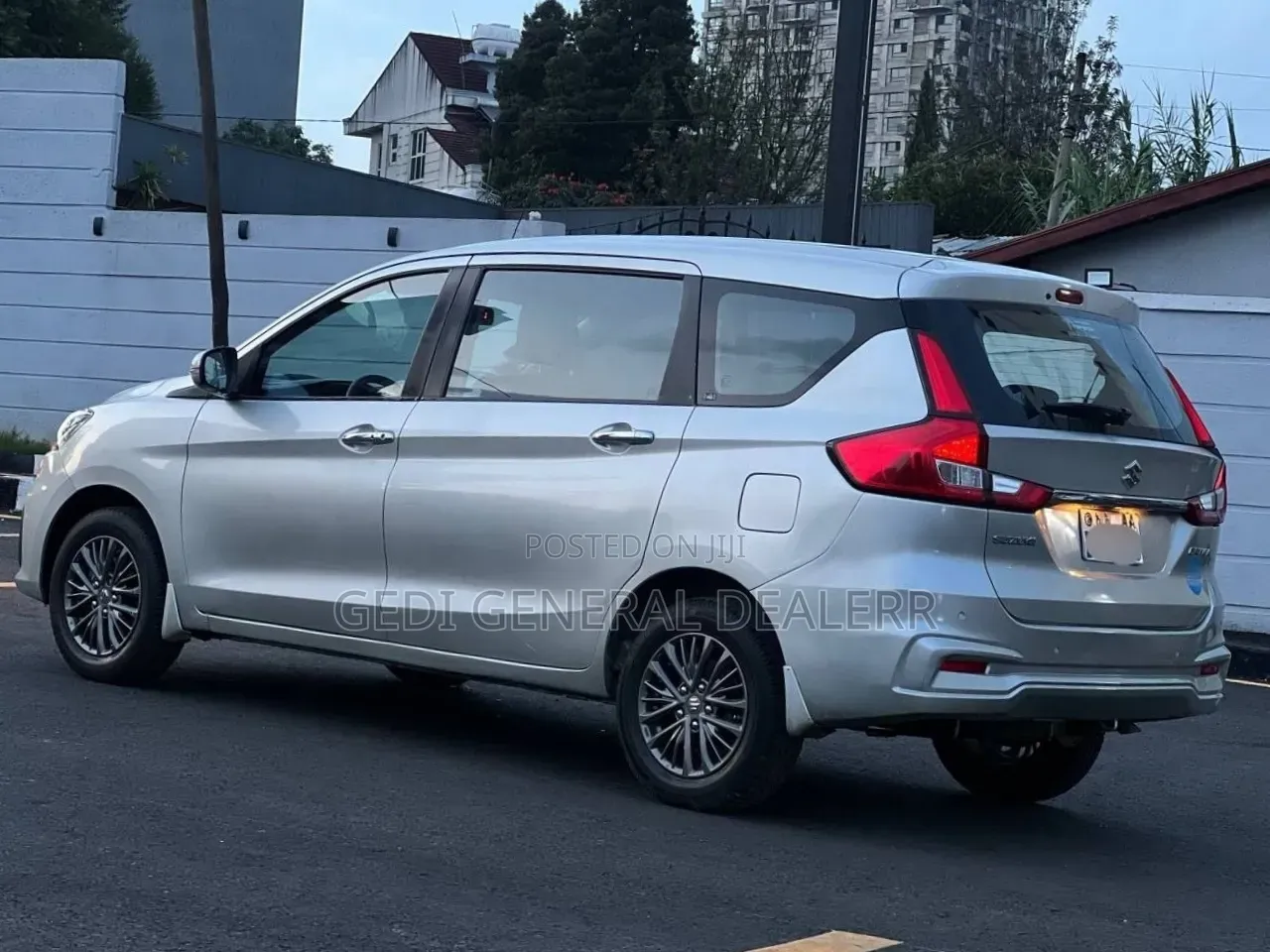 Suzuki Ertiga 2021 Silver