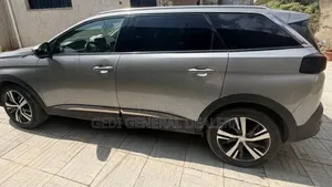Peugeot 5008 2022 Gray