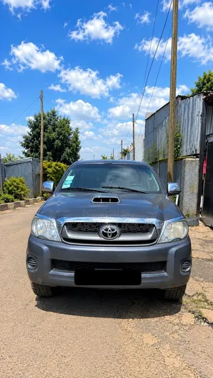 Toyota Hilux 2011 Gray