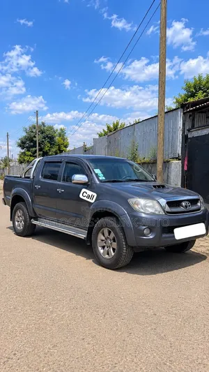 Toyota Hilux 2011 Gray