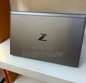 New Laptop HP ZBook Firefly G8 16GB Intel Core i7 SSD 512GB
