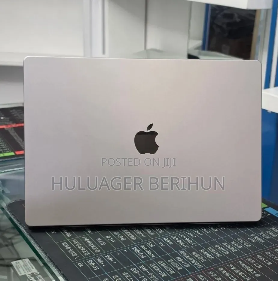 New Laptop Apple MacBook Pro 2021 M1 32GB Apple M1 Pro SSD 512GB