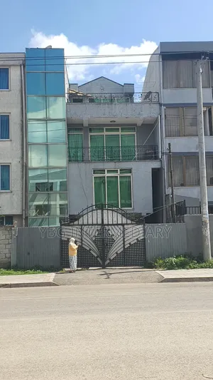 Furnished 5bdrm House in Family Home, Yeka for sale