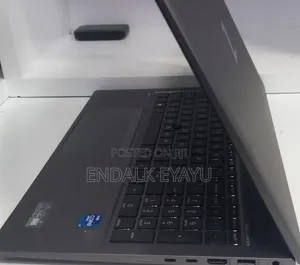 New Laptop HP ZBook Firefly G8 16GB Intel Core i7 SSD 512GB