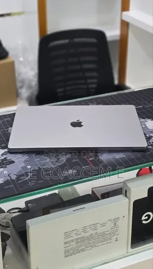 New Laptop Apple MacBook 16GB SSD 512GB