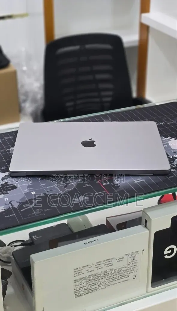 New Laptop Apple MacBook 16GB SSD 512GB