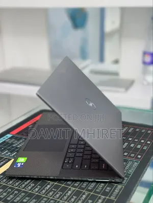 New Laptop Dell Precision 5560 16GB Intel Core i9 SSD 512GB