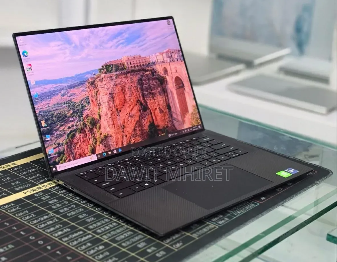 New Laptop Dell Precision 5560 16GB Intel Core i9 SSD 512GB