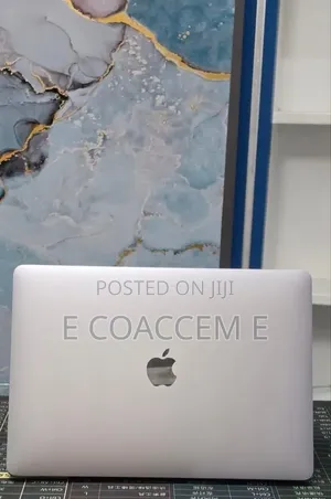 New Laptop Apple MacBook Pro 2022 M2 8GB Apple M2 SSD 256GB