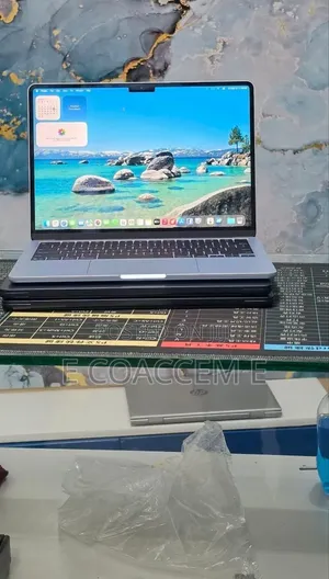 New Laptop Apple MacBook 16GB Apple M4 SSD 256GB