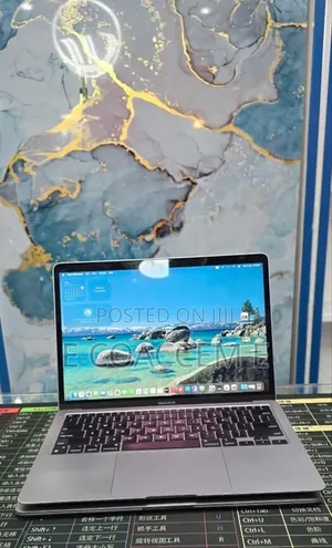 New Laptop Apple MacBook 8GB Apple M1 SSD 256GB