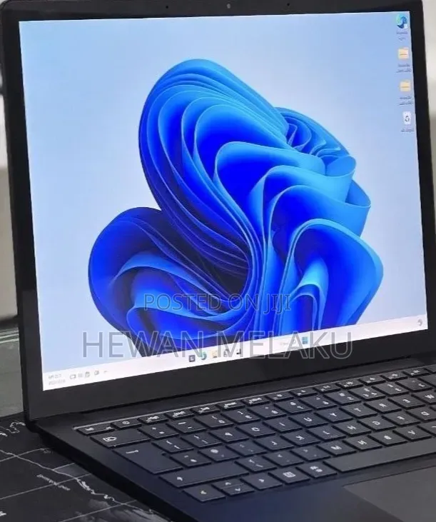 New Laptop Microsoft Surface 16GB Intel Core i7 SSD 512GB