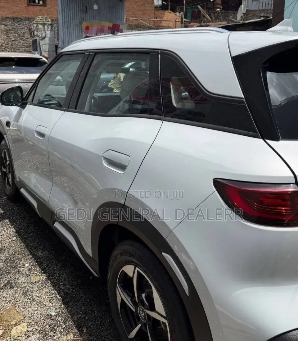 BYD Yuan Up 2025 Beige