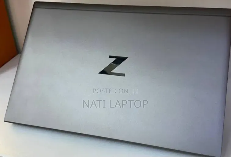 New Laptop HP ZBook Firefly G8 16GB Intel Core i7 SSD 512GB