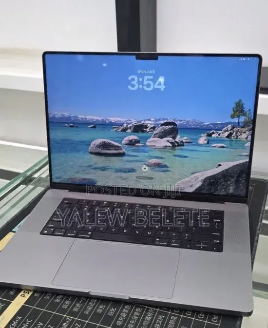 New Laptop Apple MacBook Pro 32GB Apple M1 Max SSD 1T