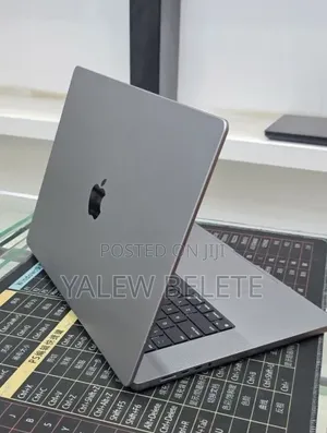 New Laptop Apple MacBook Pro 32GB Apple M1 Max SSD 1T