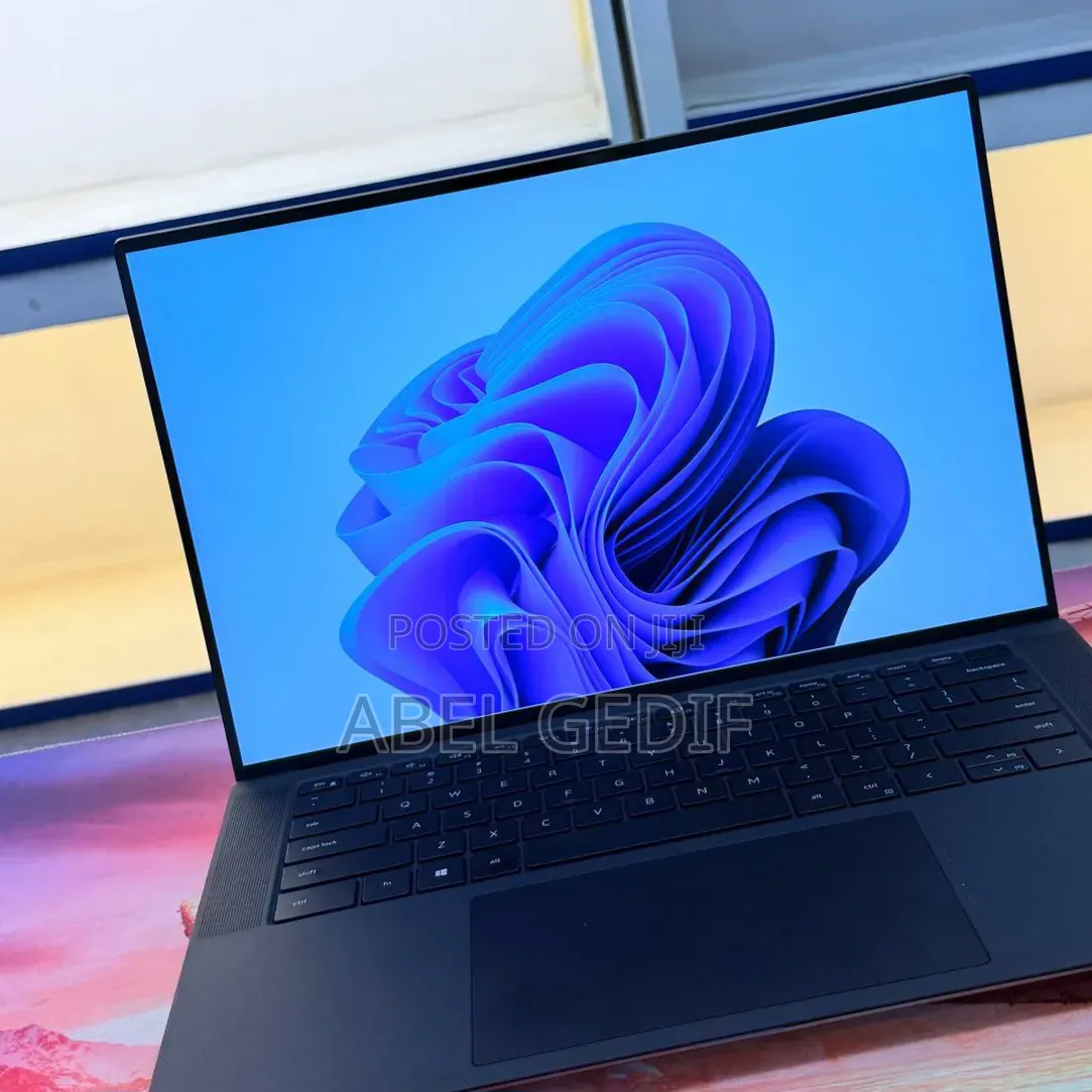New Laptop Dell Precision 5560 16GB Intel Core i9 SSD 512GB