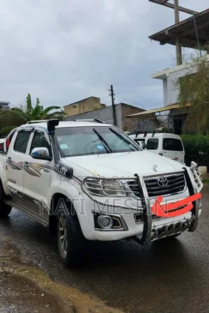 Toyota Hilux 3.0 D-4D 4x4 2013 White