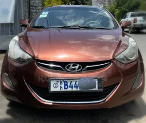 Hyundai Elantra 2013 Brown