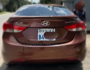 Hyundai Elantra 2013 Brown