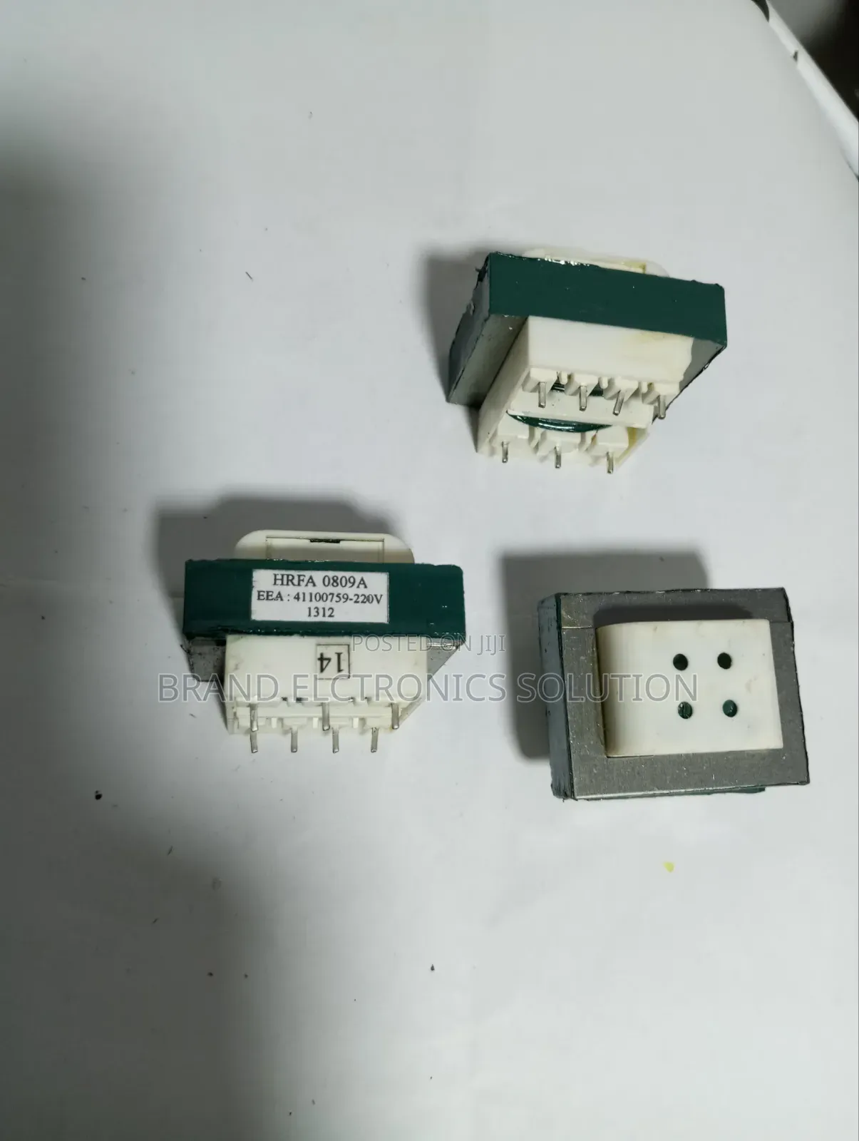 Step-Down or Auxiliary Transformer Designed for a 220V