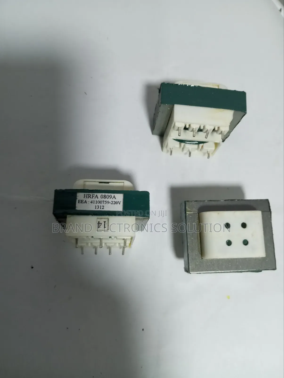Step-Down or Auxiliary Transformer Designed for a 220V