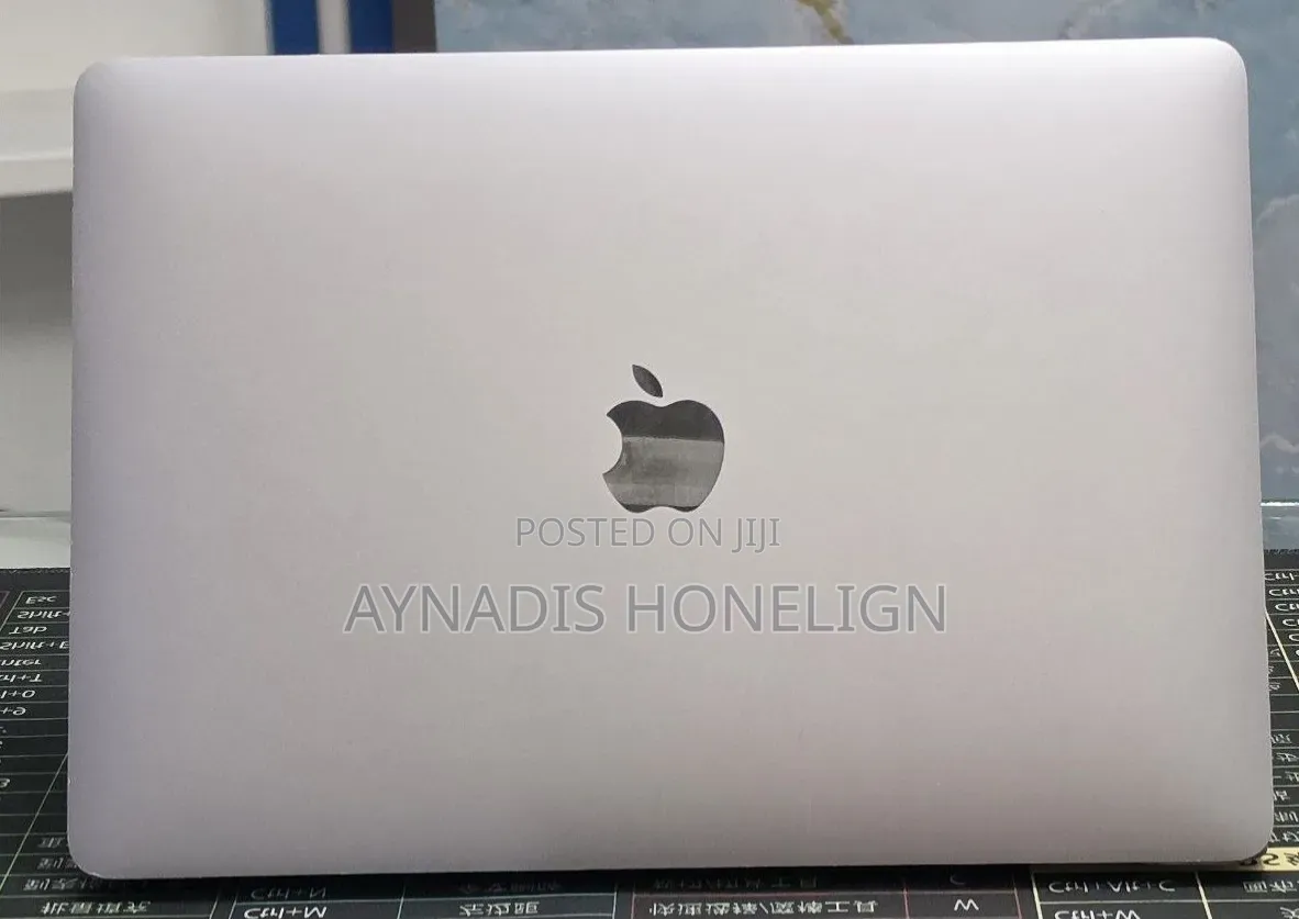 New Laptop Apple MacBook Pro 2022 M2 8GB Apple M2 SSD 256GB