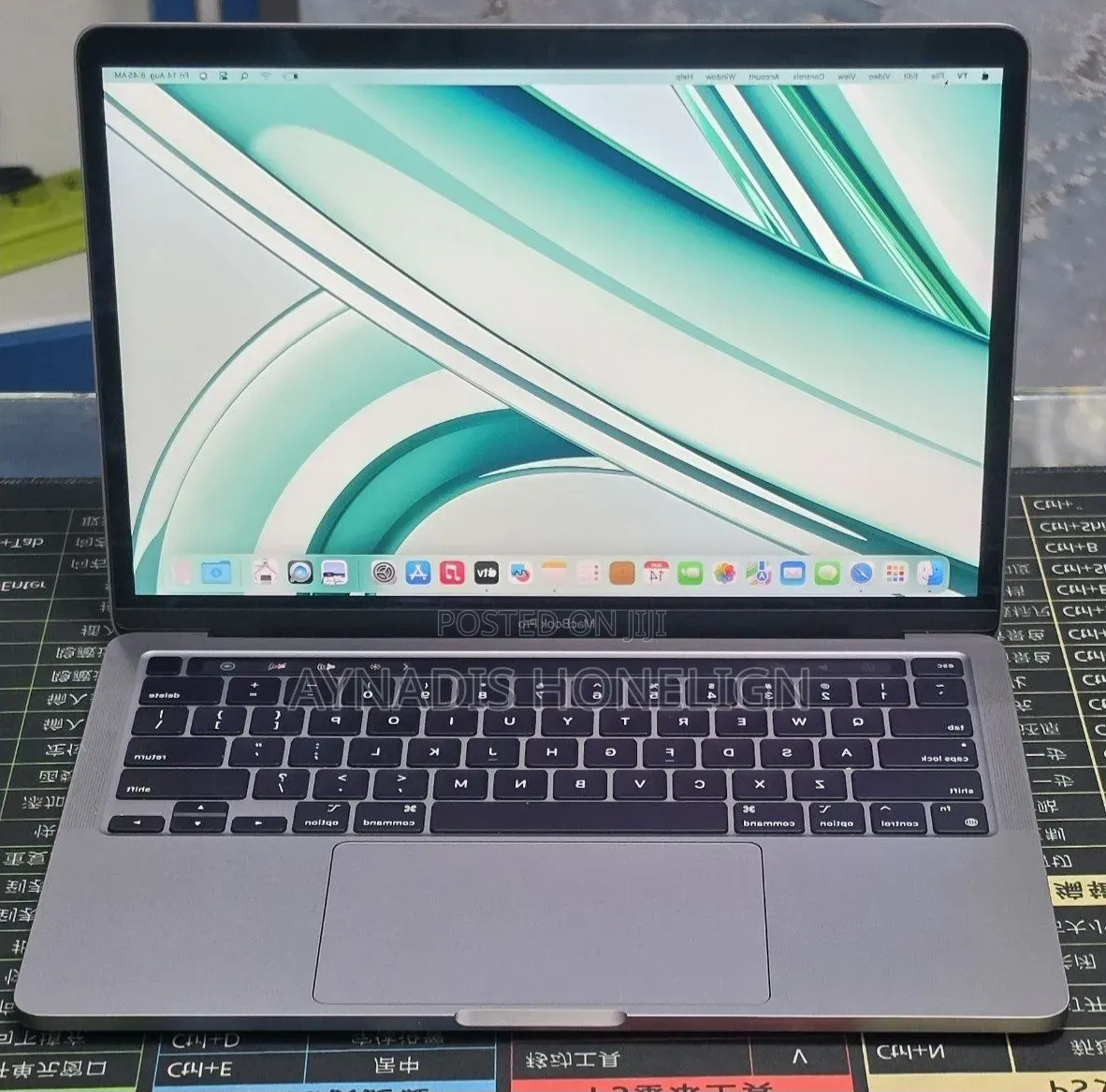 New Laptop Apple MacBook Pro 2022 M2 8GB Apple M2 SSD 256GB