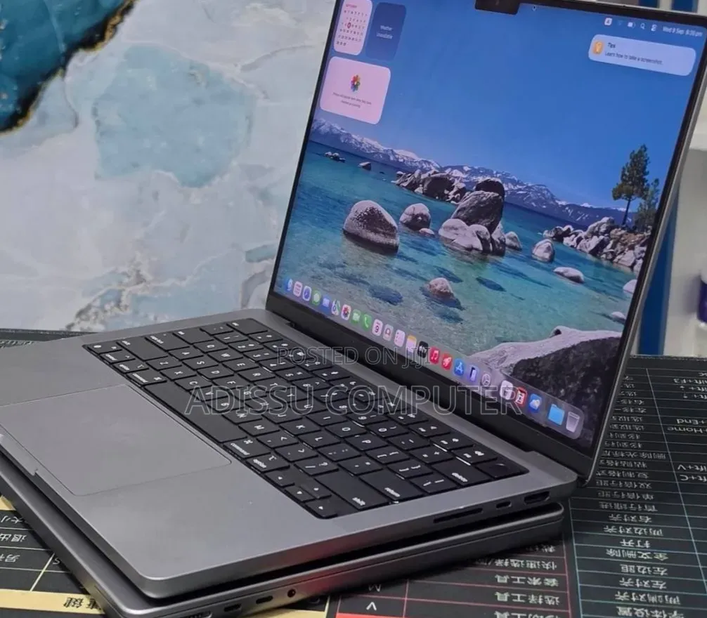 New Laptop Apple MacBook Pro 2019 32GB Apple M1 Pro SSD 1T