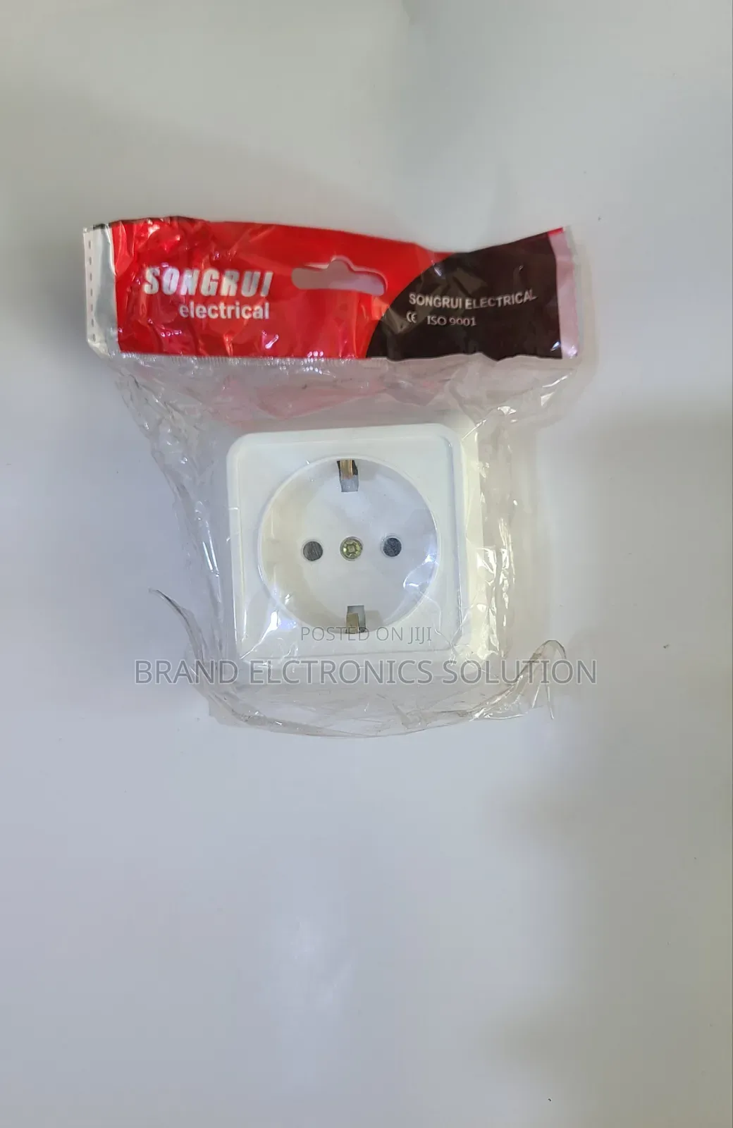 Surface-Mounted Socket.