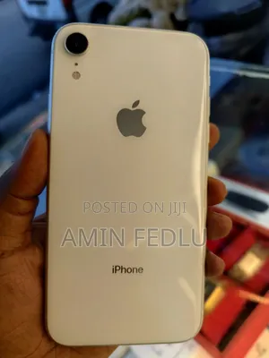 Apple iPhone XR 64 GB White