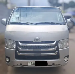 Toyota HiAce 2017 Silver