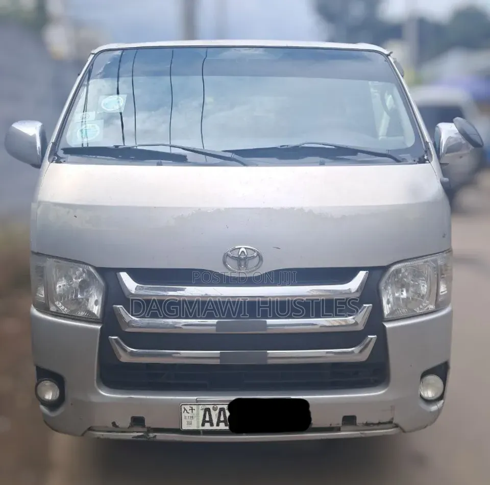 Toyota HiAce 2017 Silver