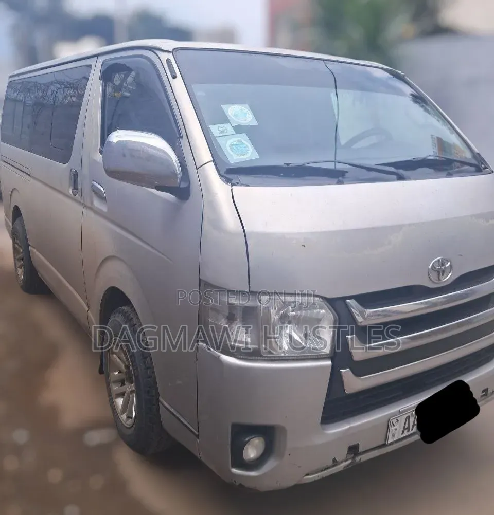 Toyota HiAce 2017 Silver