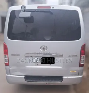 Toyota HiAce 2017 Silver