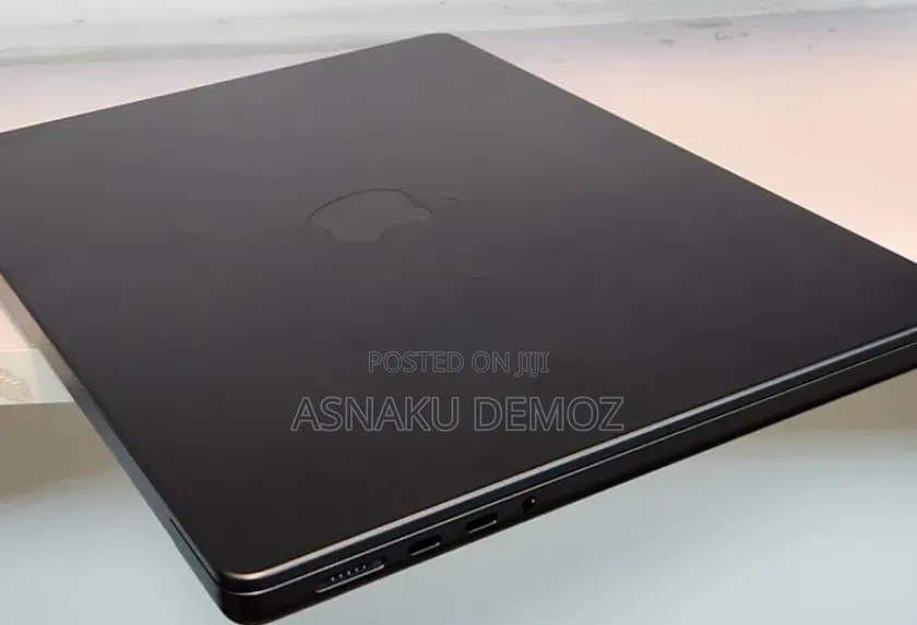 New Laptop Apple MacBook Pro 16GB Apple M5 SSD 1T