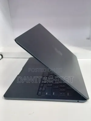 New Laptop Apple MacBook Air 2022 M2 8GB Intel Core M2 SSD 256GB